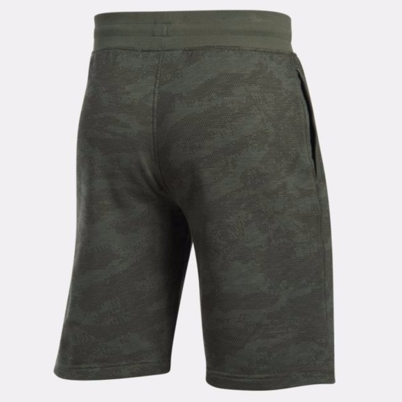men's under armour camo shorts